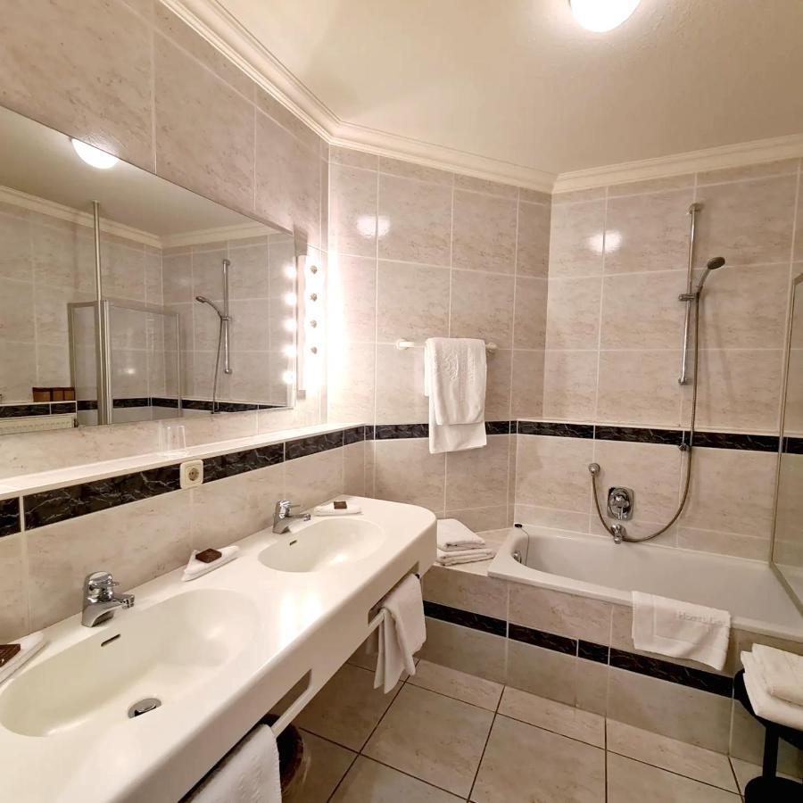 Hotel Goldener Anker بايروث المظهر الخارجي الصورة