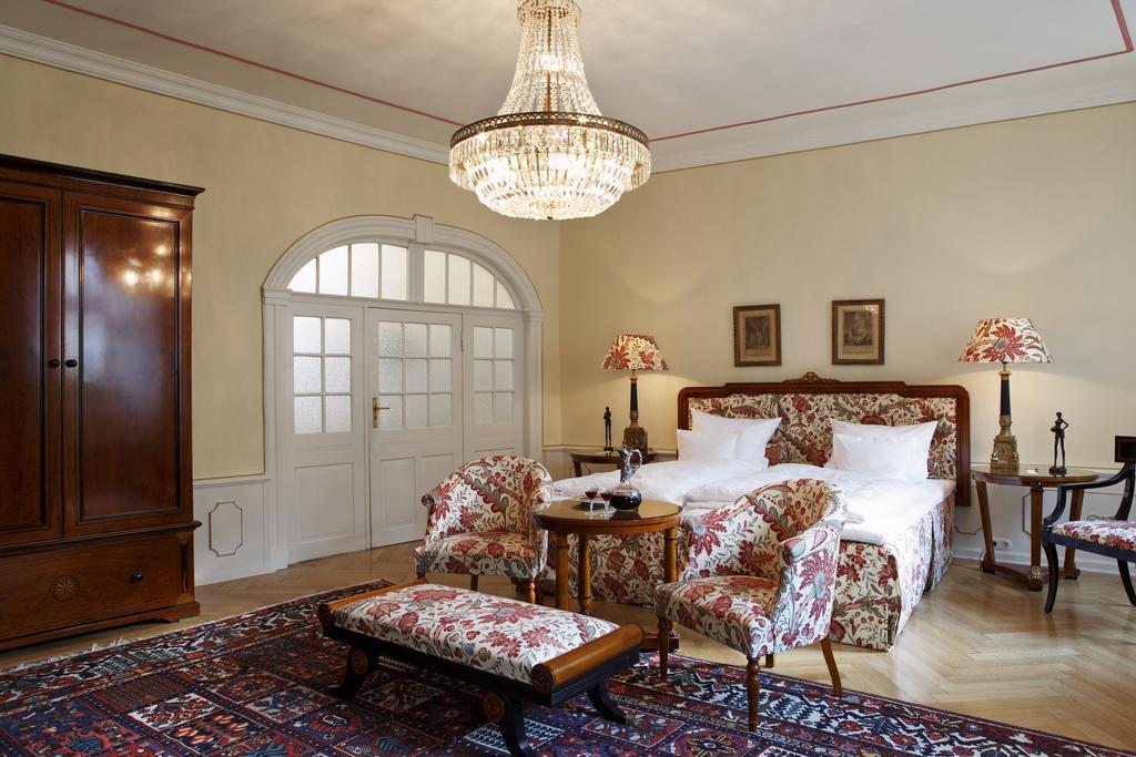 Hotel Goldener Anker بايروث الغرفة الصورة