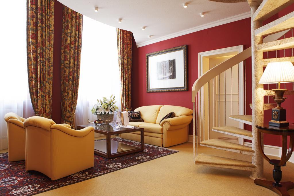 Hotel Goldener Anker بايروث الغرفة الصورة