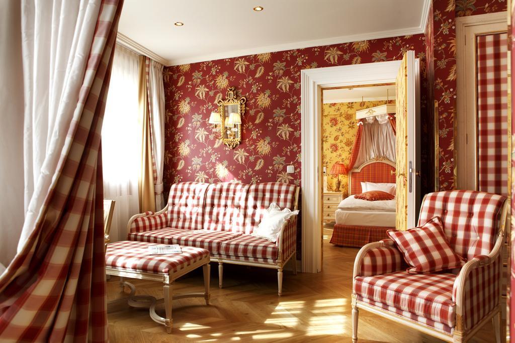 Hotel Goldener Anker بايروث الغرفة الصورة
