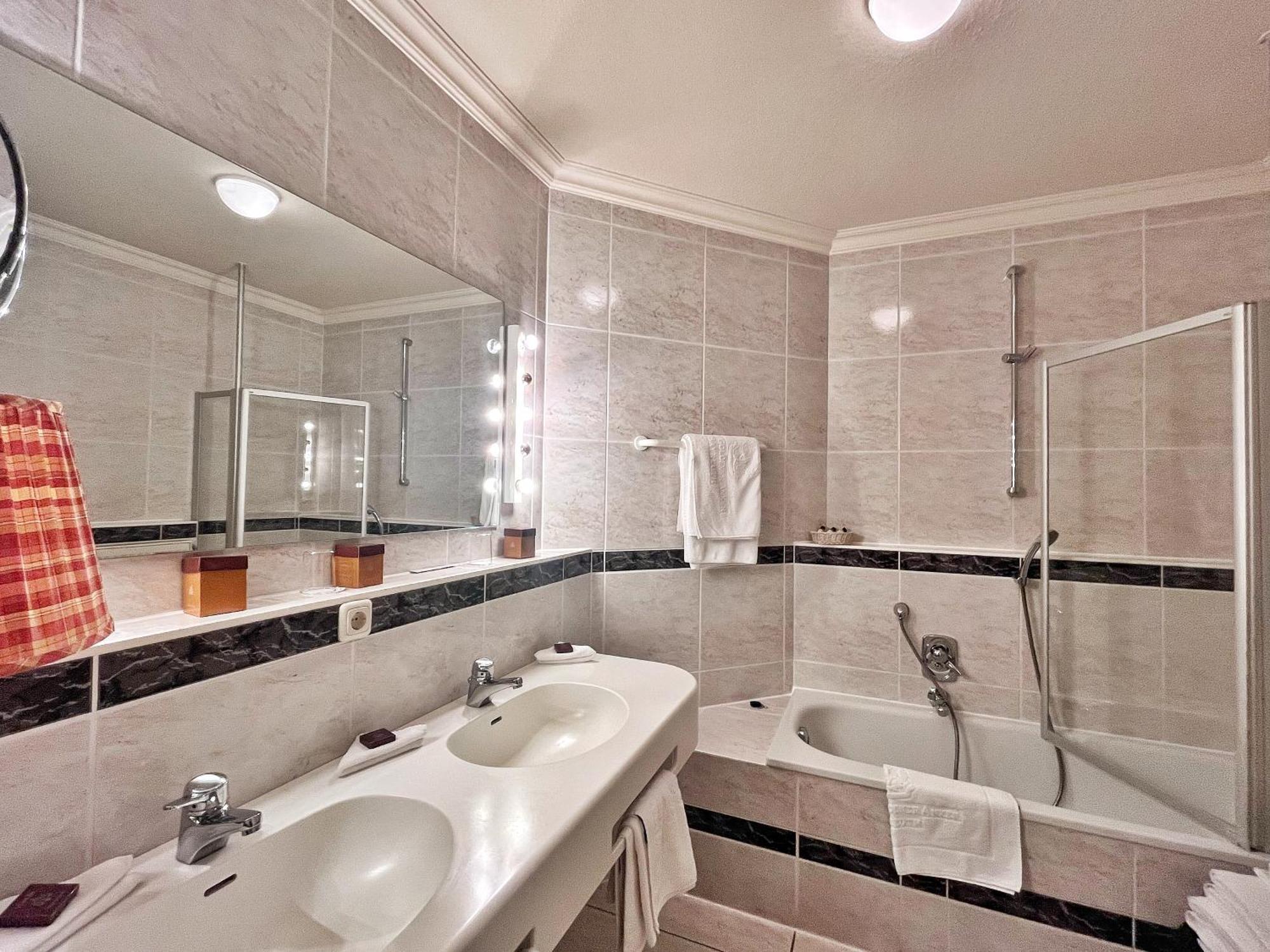 Hotel Goldener Anker بايروث المظهر الخارجي الصورة